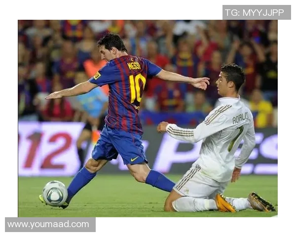 足球巨星过人技巧大揭秘 从梅西到C罗他们如何突破防守创造奇迹